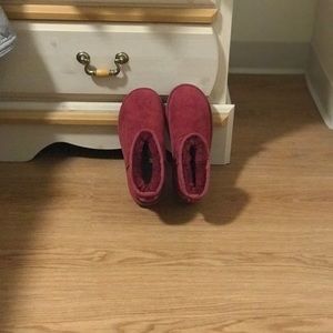UGG Classic Mini size 6 Burgundy; pre-owned